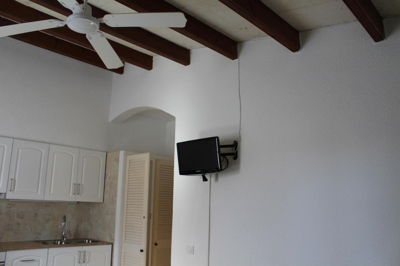 칼라엔블레인즈 Apartamento Con Piscina En Ciudadela, Cala En Blanes 아파트 외부 사진